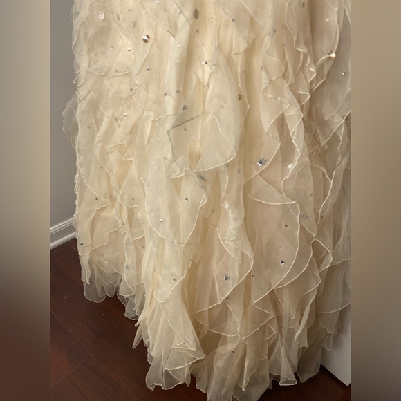 MORI LEE by Ruffled Organza with Corset Back Closure Paparazzi Read Description - Picture 13 of 15